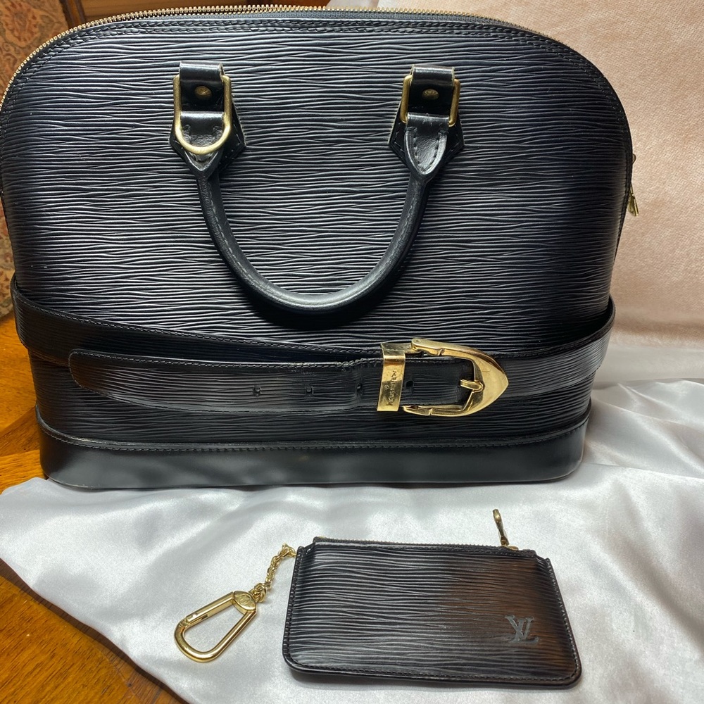 Louis Vuitton EPI leather key cles Only